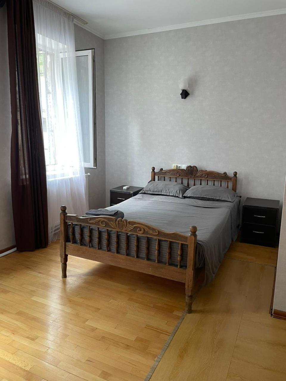 Gnt+ Hotell Tbilisi Eksteriør bilde