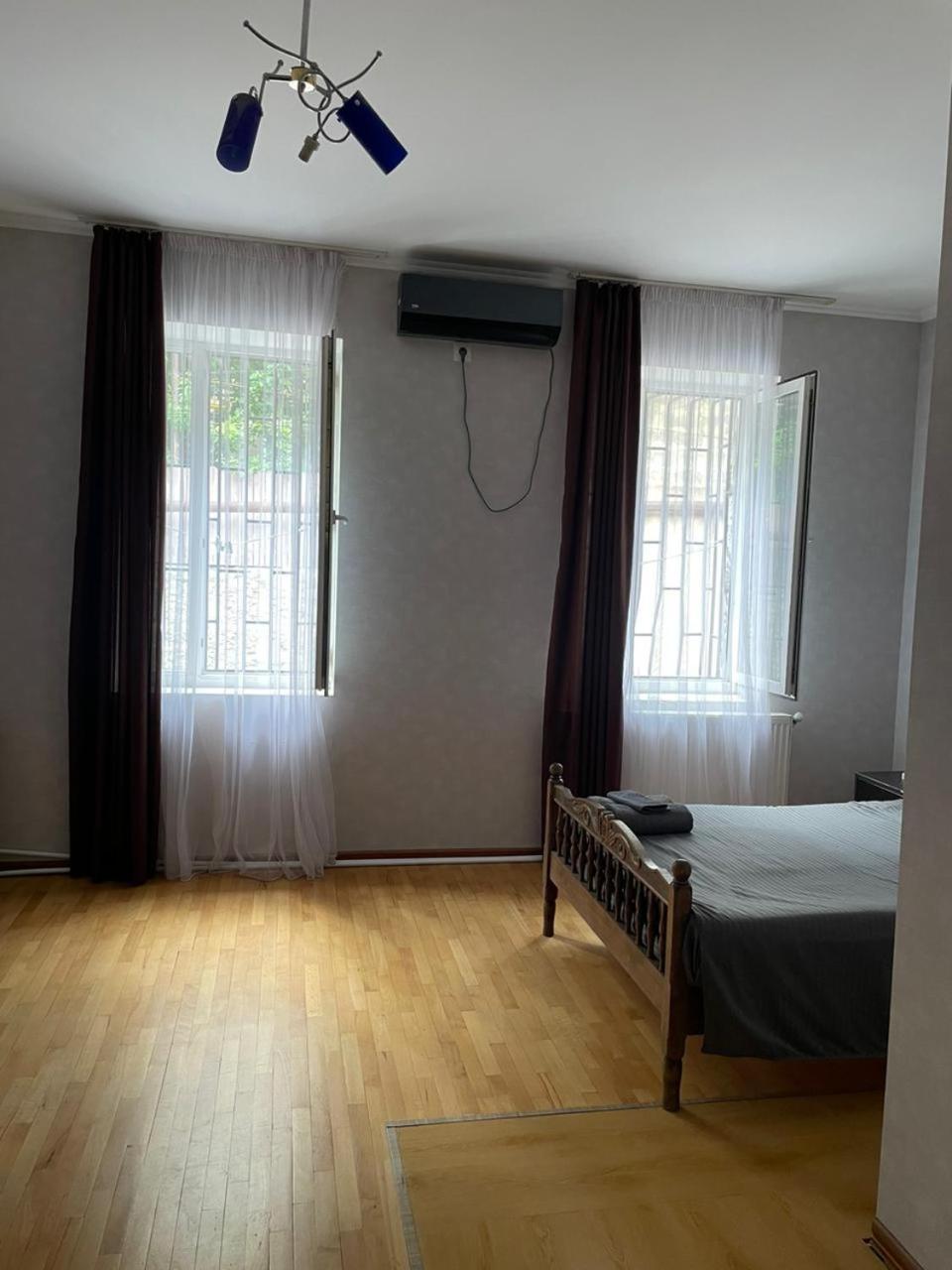 Gnt+ Hotell Tbilisi Eksteriør bilde