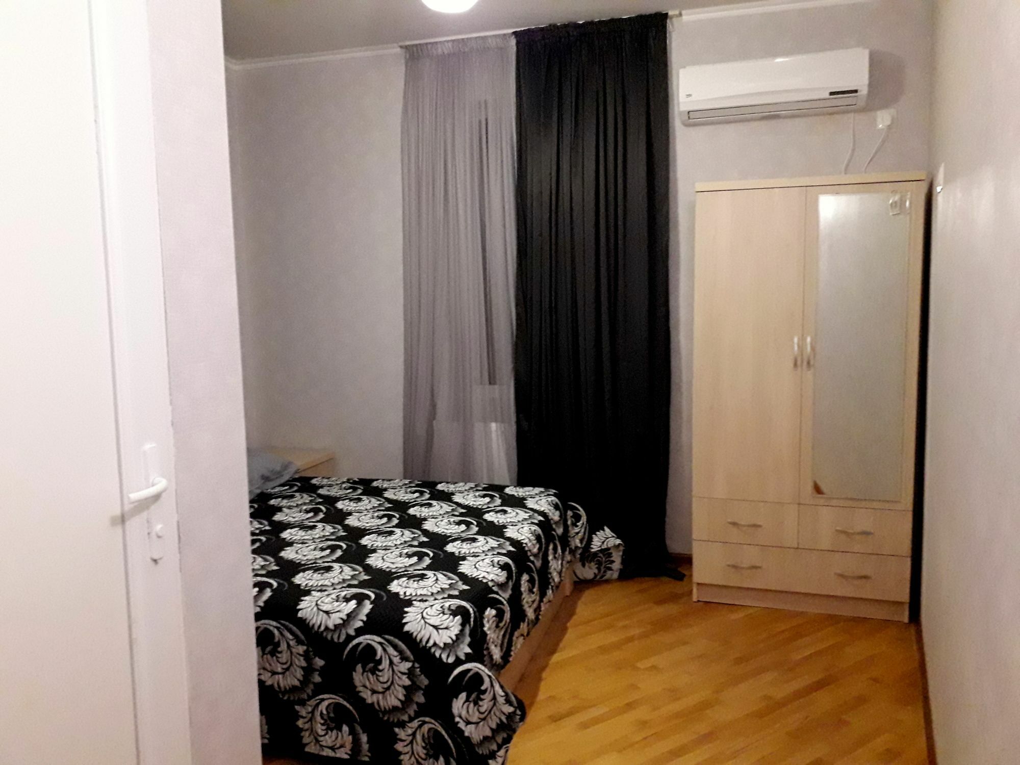 Gnt+ Hotell Tbilisi Eksteriør bilde