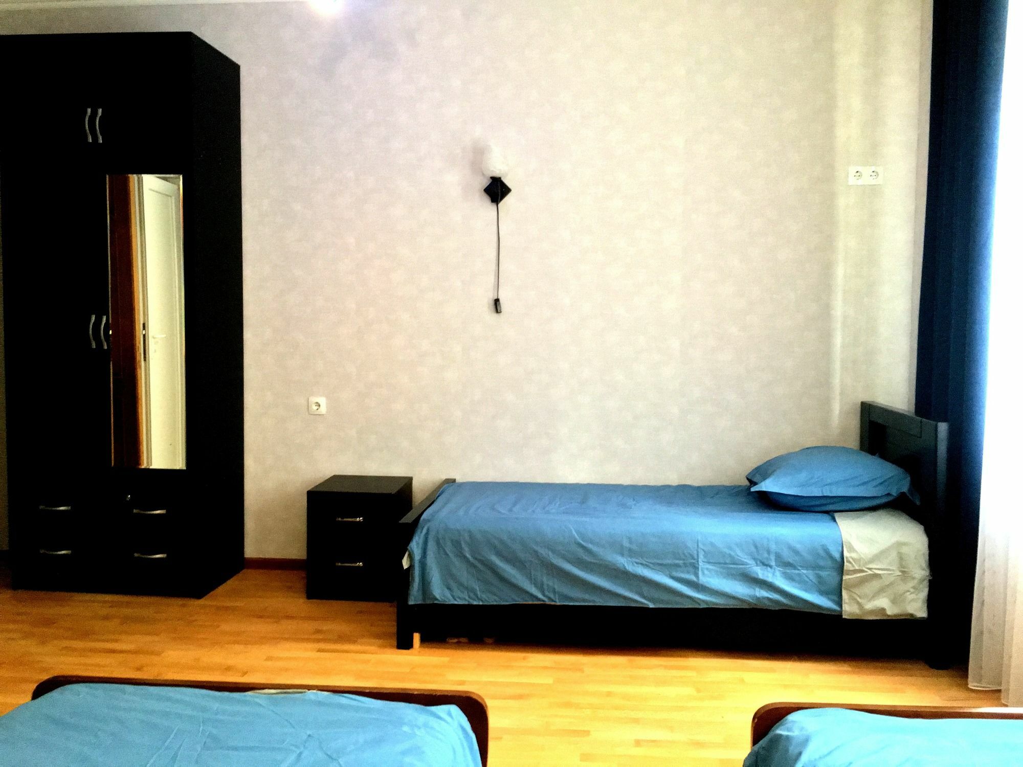 Gnt+ Hotell Tbilisi Eksteriør bilde